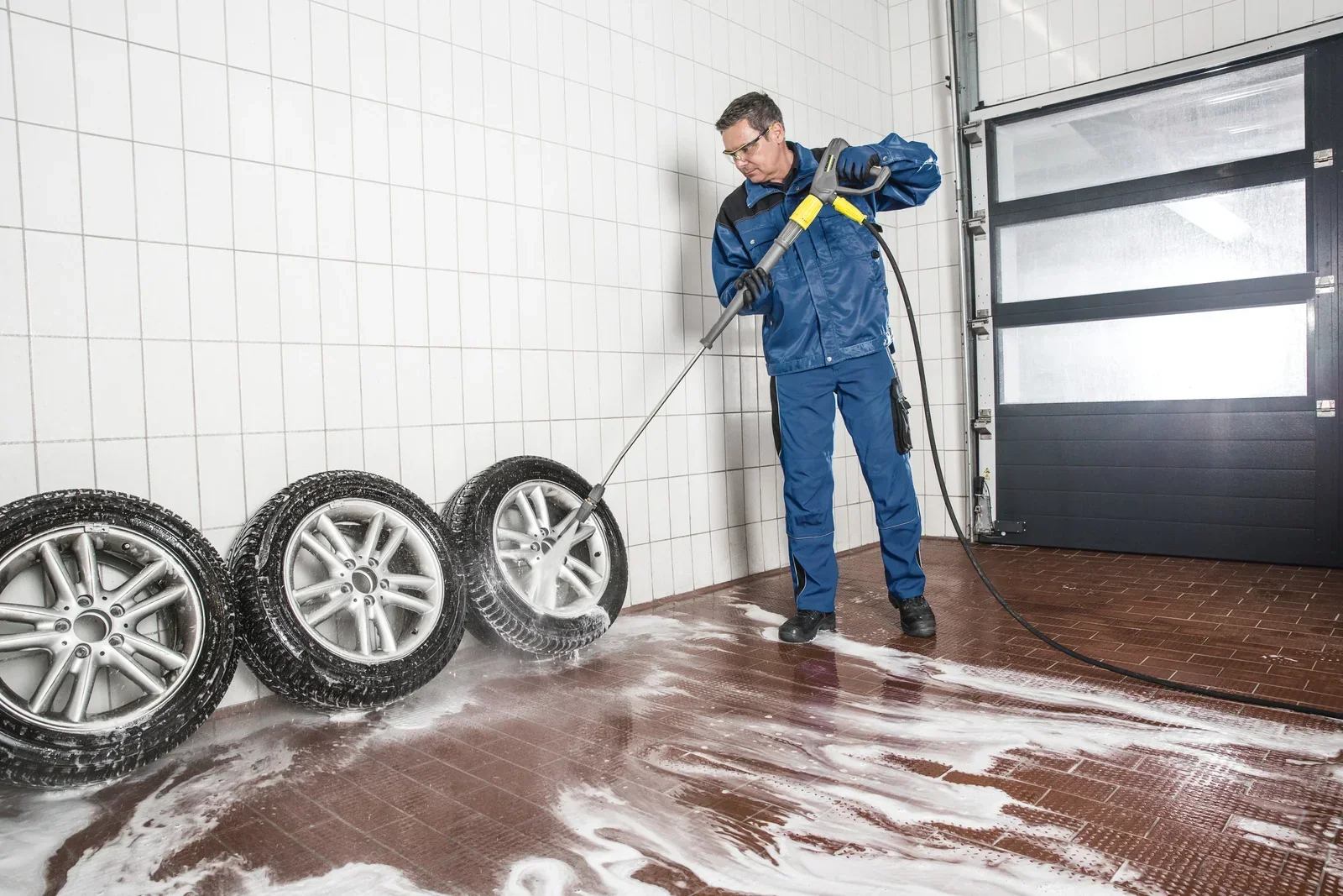 Karcher HDS-E8/16 -4 M 36 kW 160Bar Hot Water Pressure Washer 11L/min 1.030-906.0 - Image 2